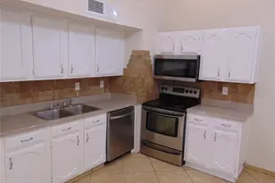 9402 Sugarberry Rd, Dallas, TX 75249 - Photo 18