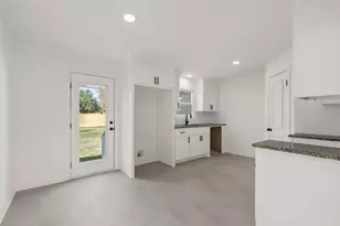 1104 W 10th St, McGregor, TX 76657 - Photo 14