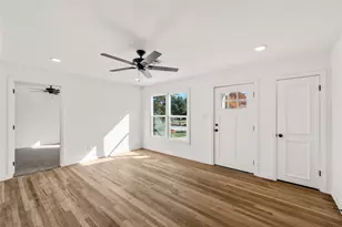 1104 W 10th St, McGregor, TX 76657 - Photo 6