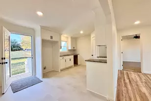 1104 W 10th St, McGregor, TX 76657 - Photo 8