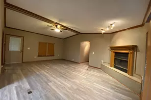 6809 Red Fox Ct, Granbury, TX 76049 - Photo 4