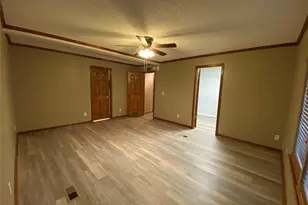 6809 Red Fox Ct, Granbury, TX 76049 - Photo 14