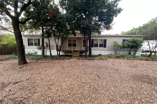 6809 Red Fox Ct, Granbury, TX 76049 - Photo 2