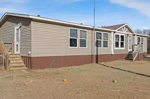 2722 Denver Rd, Sunset, TX 76270 - Photo 22