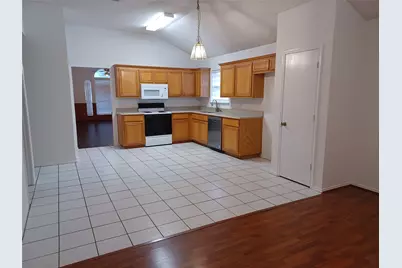 5707 Blue Meadow Trail, Arlington, TX 76017 - Photo 6