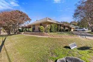 320 S Irving Heights Dr, Irving, TX 75060 - Photo 4