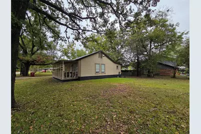 240 S College Street, Deport, TX 75435 - Photo 4