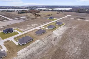 148 Lila Lk Dr, Waxahachie, TX 75165 - Photo 14