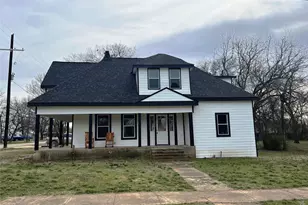 323 E Grand St, Whitewright, TX 75491 - Photo 2