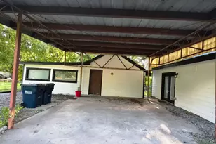 323 E Grand St, Whitewright, TX 75491 - Photo 14