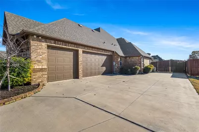 1317 Bluff Springs Drive, Fort Worth, TX 76052 - Photo 6