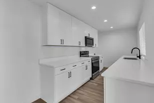 817 Northshore Dr, Garland, TX 75040 - Photo 8