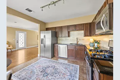 817 Edgefield Road, Fort Worth, TX 76107 - Photo 2