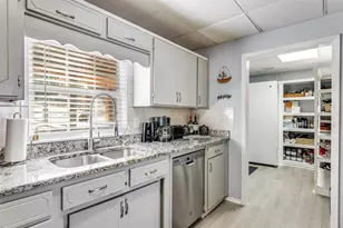 1152 W Lake Dr, Weatherford, TX 76087 - Photo 12