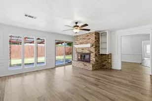 3310 Bryn Mawr Dr, Irving, TX 75062 - Photo 2