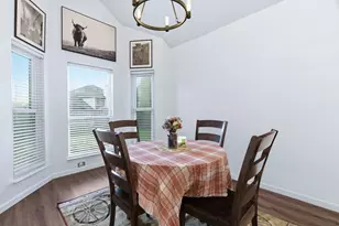 2421 Warrington Dr, Grand Prairie, TX 75052 - Photo 6