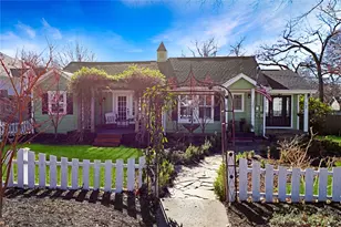 909 W Hunt St, McKinney, TX 75069 - Photo 2