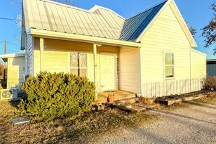 705 Ave A, Cisco, TX 76437 - Photo 2