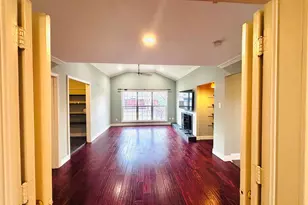 4902 W Mockingbird Ln, Dallas, TX 75209 - Photo 2