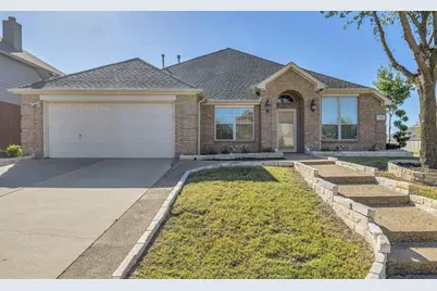 700 Dover Park Trail, Mansfield, TX 76063 - Photo 2