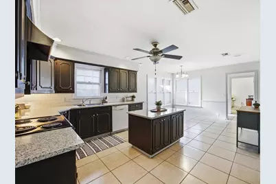 3514 Shady Valley Drive, Pantego, TX 76013 - Photo 16