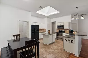 1608 Crestmeadow Ln, Mansfield, TX 76063 - Photo 18