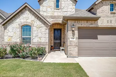 320 Ben Thomas Street, Burleson, TX 76028 - Photo 4