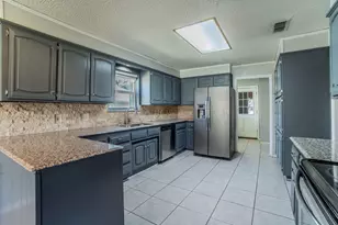 6729 Oliver Dr, North Richland Hills, TX 76180 - Photo 6