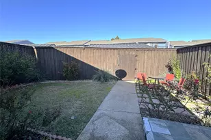 9461 Timberleaf Dr, Dallas, TX 75243 - Photo 30