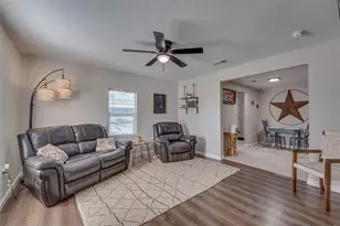 511 Wyatt St, Waxahachie, TX 75165 - Photo 4