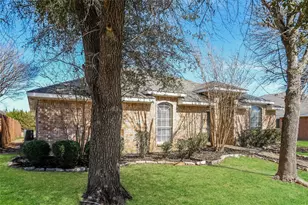 1017 Glencrest Dr, Cedar Hill, TX 75104 - Photo 2