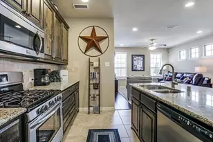 3927 Cascade Sky Dr, Arlington, TX 76005 - Photo 4