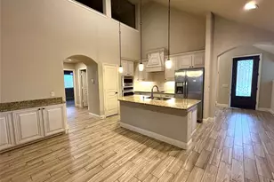 550 Lily St, Crowley, TX 76036 - Photo 8