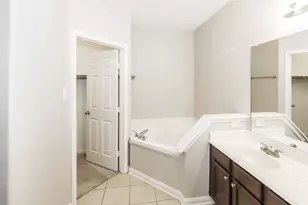 321 Misty Mountain Dr, Fort Worth, TX 76140 - Photo 8