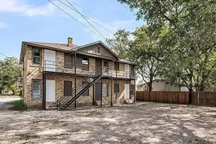 305 NW 23rd St, Fort Worth, TX 76164 - Photo 2