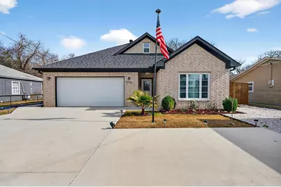 1314 S Grand Avenue, Gainesville, TX 76240 - Photo 1