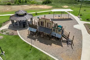 10701 Klondike Ln, Aubrey, TX 76227 - Photo 32