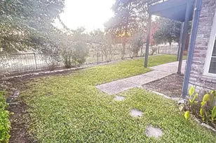 10409 Waters Dr, Irving, TX 75063 - Photo 20