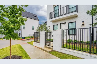 694 W Main Street, Arlington, TX 76013 - Photo 1