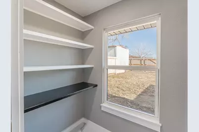 709 E Clay Street, Bowie, TX 76230 - Photo 14