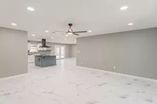 709 E Clay St, Bowie, TX 76230 - Photo 12