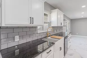 709 E Clay St, Bowie, TX 76230 - Photo 8