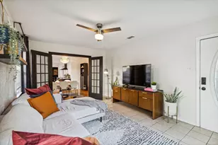 2435 W 10th St, Dallas, TX 75211 - Photo 6