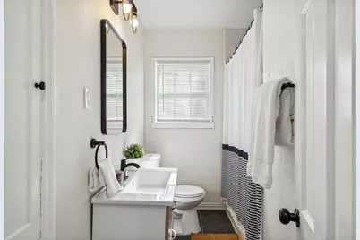 2435 W 10th Street, Dallas, TX 75211 - Photo 16