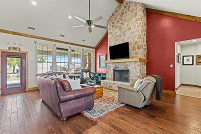 216 Megan Court, Hudson Oaks, TX 76087 - Photo 10