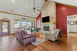 216 Megan Ct, Hudson Oaks, TX 76087 - Photo 10