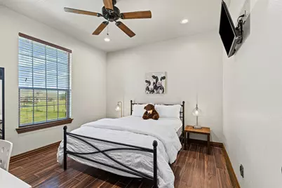 216 Megan Court, Hudson Oaks, TX 76087 - Photo 32