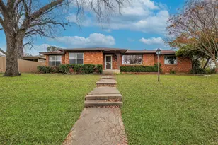 1500 Oakcliff Rd, Fort Worth, TX 76103 - Photo 1
