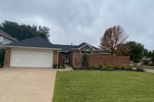 1827 Forestdale Dr, Grapevine, TX 76051 - Photo 1