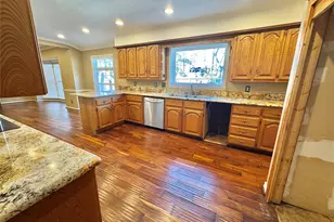 610 W Cedar St, Nocona, TX 76255 - Photo 6